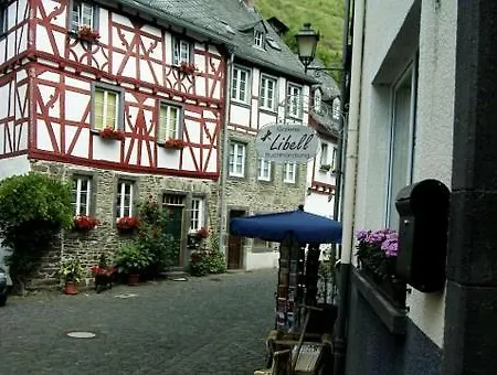 Vakantiehuis Waldhaus Nearby Nuerburgring Bongard